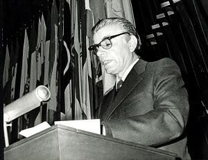 Dr., Leopoldo Zea, filosofo, catedrático, investigador y analista