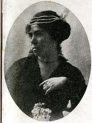 Hermila Galindo, maestra, feminista, política, oradora y periodista Hermila Galindo, maestra, feminista, política, oradora y periodista