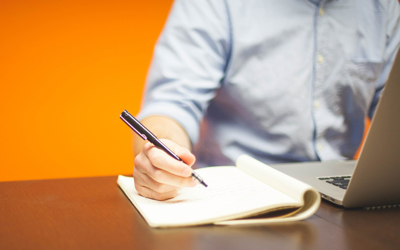 StartupStockPhotos. (2014). Entrepreneur-593378_1920 [Fotografía]. Pixabay. https://cutt.ly/RdFRnp3
